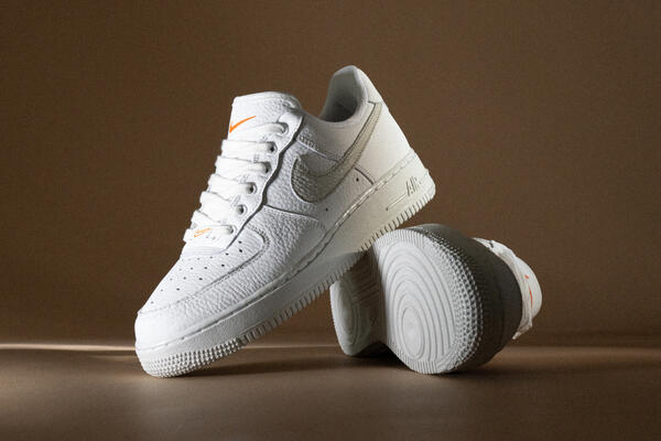 Nike WMNS AIR FORCE 1 '07 